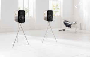 Q ACOUSTICS_Concept 300_Black_Rosewood_Grill_Off_Lifestyle
